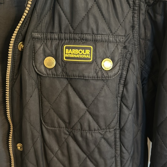 Barbour Enduro Quilted Jacket - Picture 9 of 12